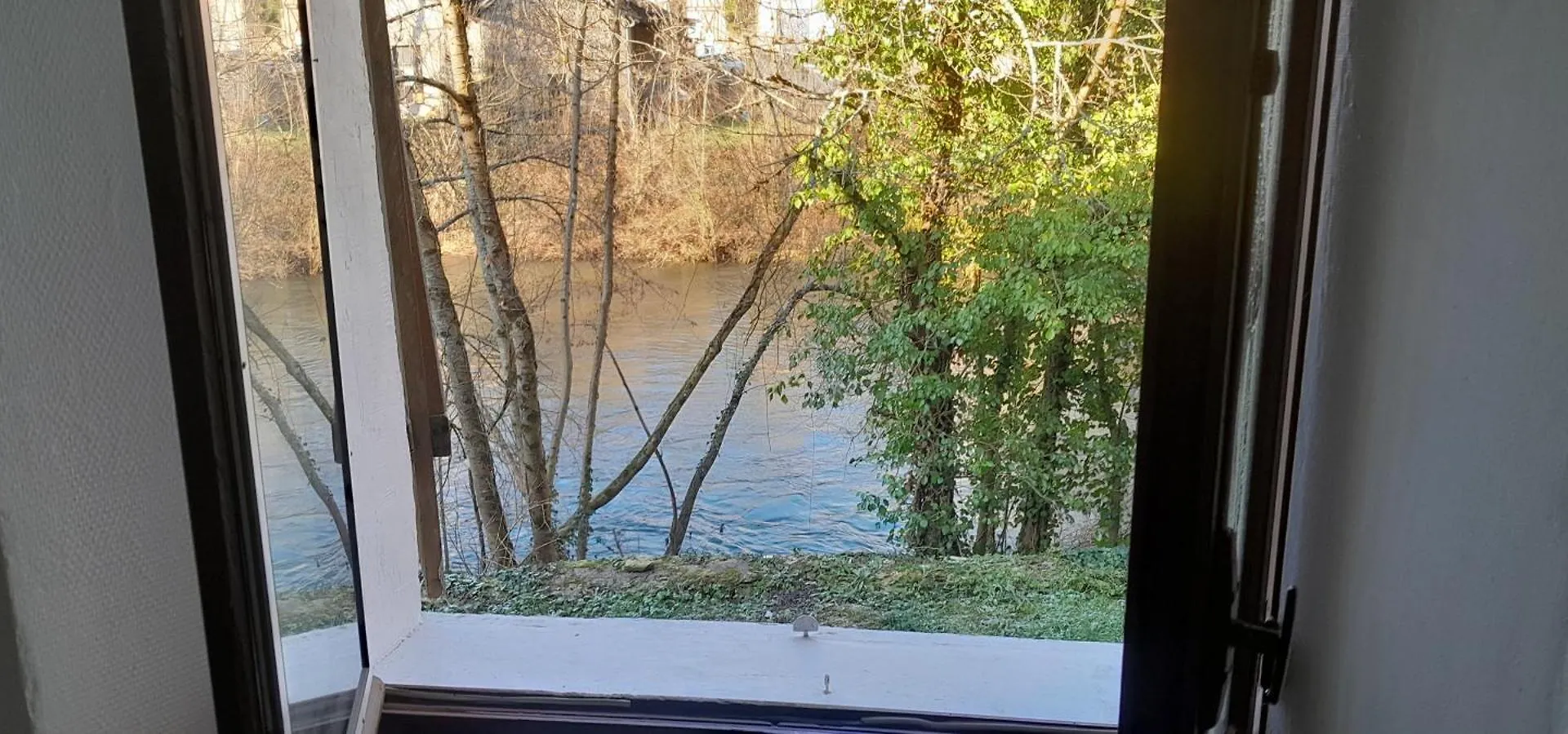 Appartement Privatif En Bord De Riviere 菲雅克 公寓